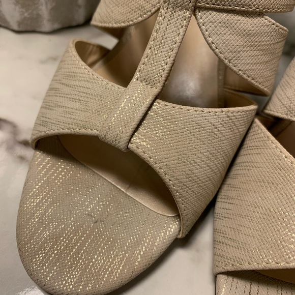 Nude tan heels - Picture 2 of 4